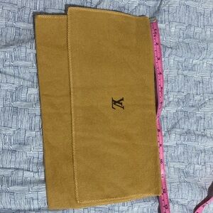 Lv dustbag good used condition clean in and out 12x 7 in inches no foul smell